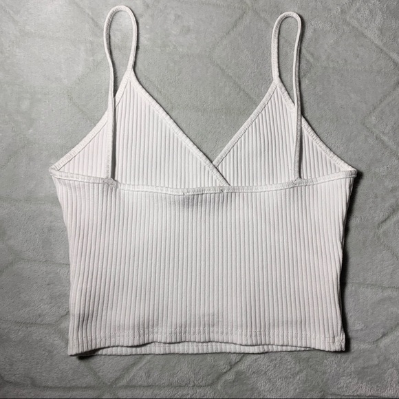 🔴SOLD🔴 White Ribbed Crop Top - Picture 2 of 7